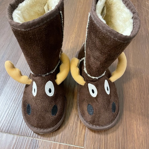 lazy one moose boots